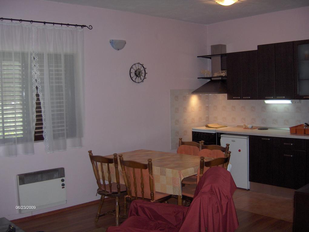 Apartment Raslina Room photo